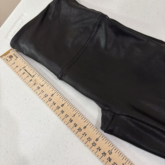 Spanx Faux Leather Moto Leggings Women M Black Pleated Stretch Shaping Elastic - Picture 9 of 10